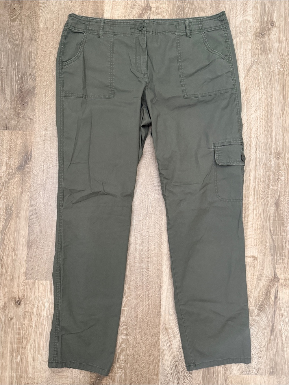 Liz Claiborne Women’s Olive Cargo Pants - Casual Utility, Size 12